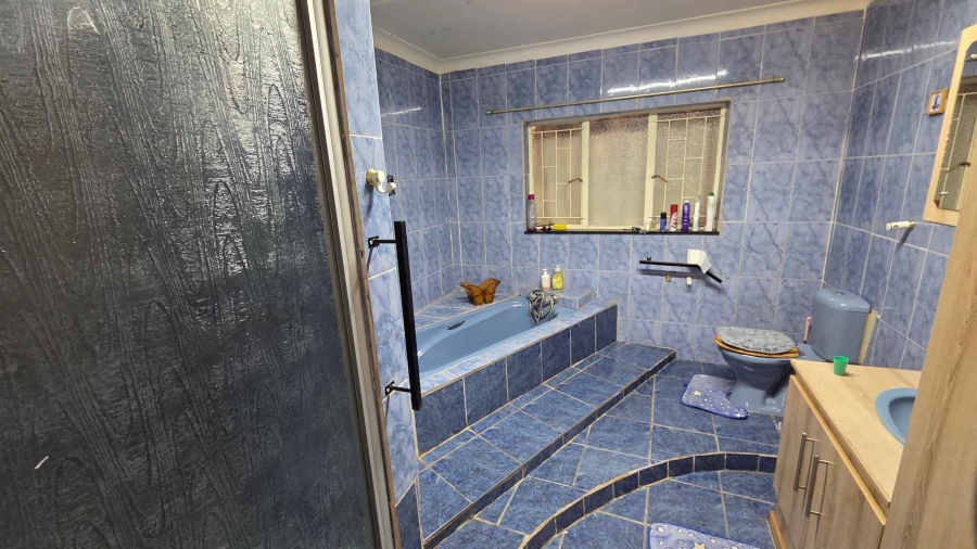 To Let 3 Bedroom Property for Rent in Fleurdal Free State